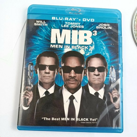MIB 3 Men In Black 3 Blu-Ray + DVD -Will Smith -Tommy Lee **MINOR WEAR - Picture 2 of 14